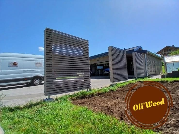 Claustras brise-vue devant carport