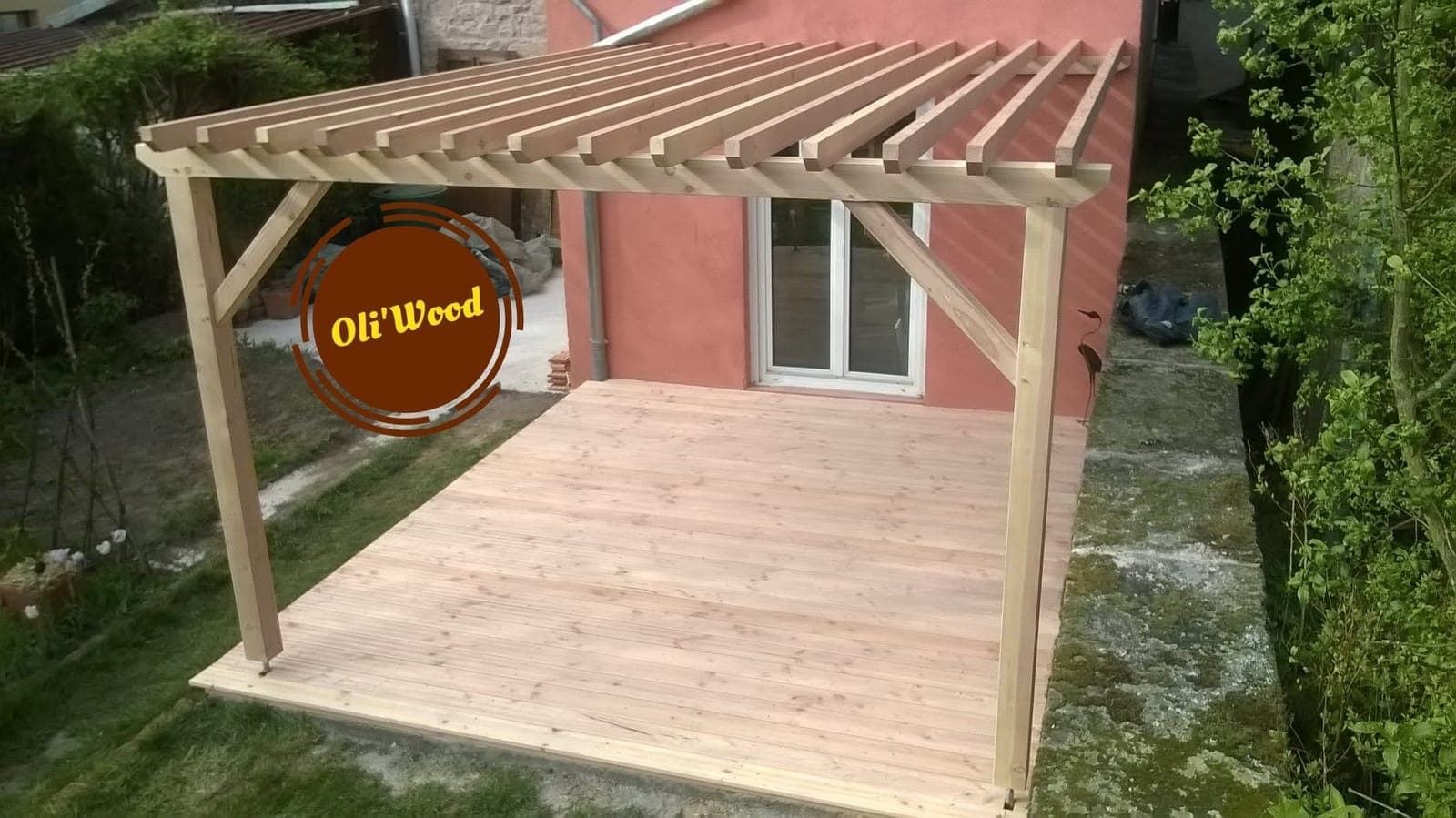 Pergola sur terrasse en bois